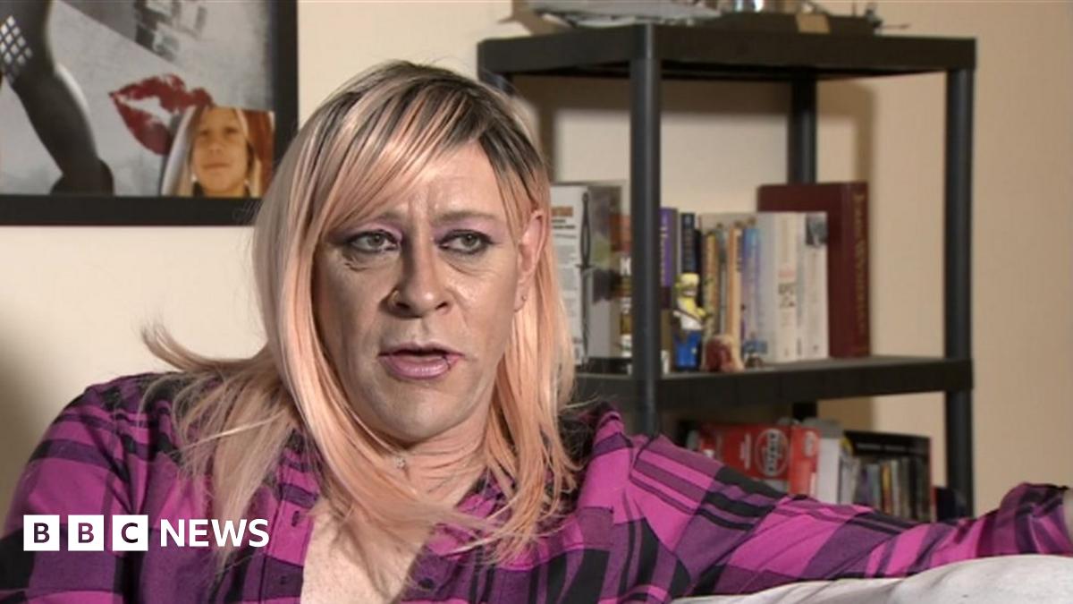 Transgender people face NHS waiting list 'hell' - BBC News