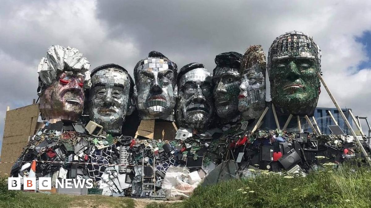 G7: 'Mount Recyclemore' of leaders made from electronic waste in Cornwall
