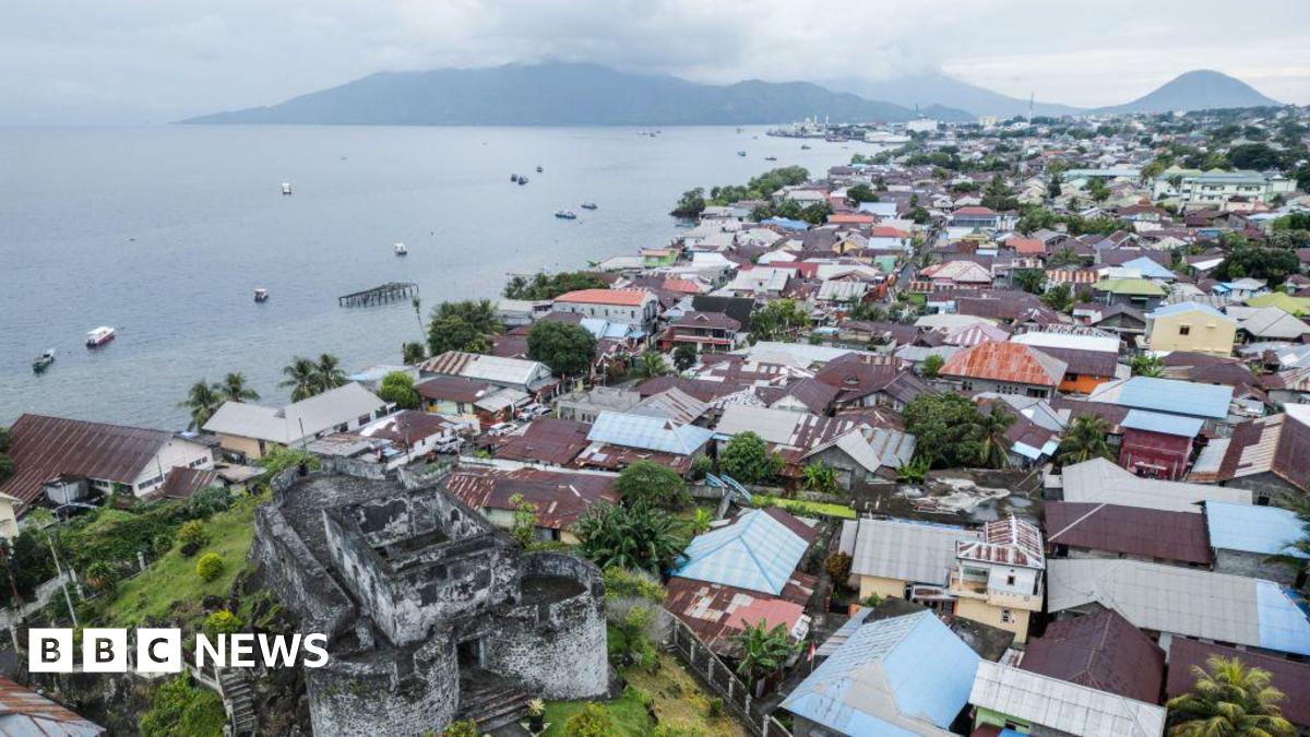 Tsunami warning lifted after 7.4-magnitude earthquake hits Indonesia