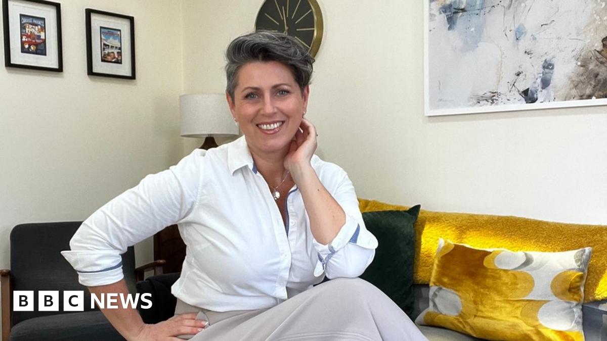 Influencer vulnerable on Instagram over disability fetishism - BBC News