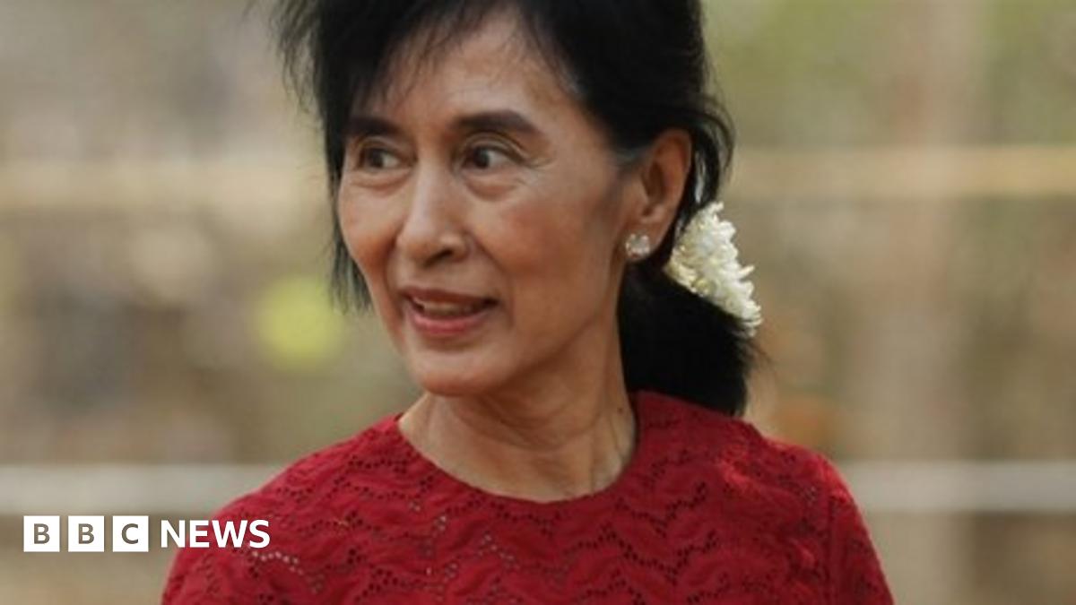 Aung San Suu Kyi: Myanmar democracy icon who fell from grace - BBC News