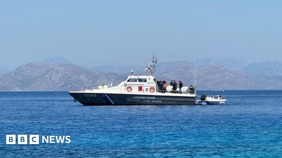 Fourteen migrants dead after collision with Greek coastguard boat