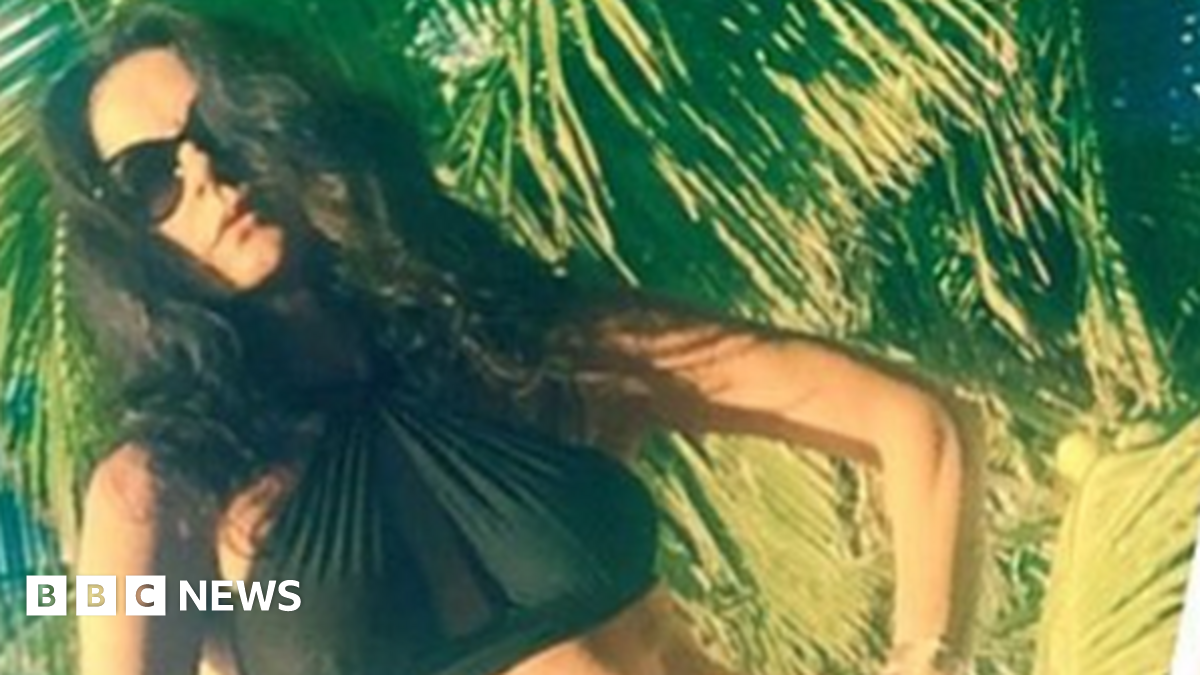 Catherine Zeta-Jones takes aim at paparazzi with better bikini photos -  BBC News