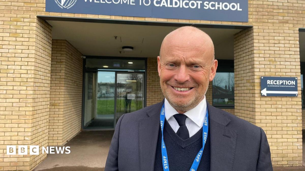We all get a bit snowflakey, says head who kept his school open in heatwave