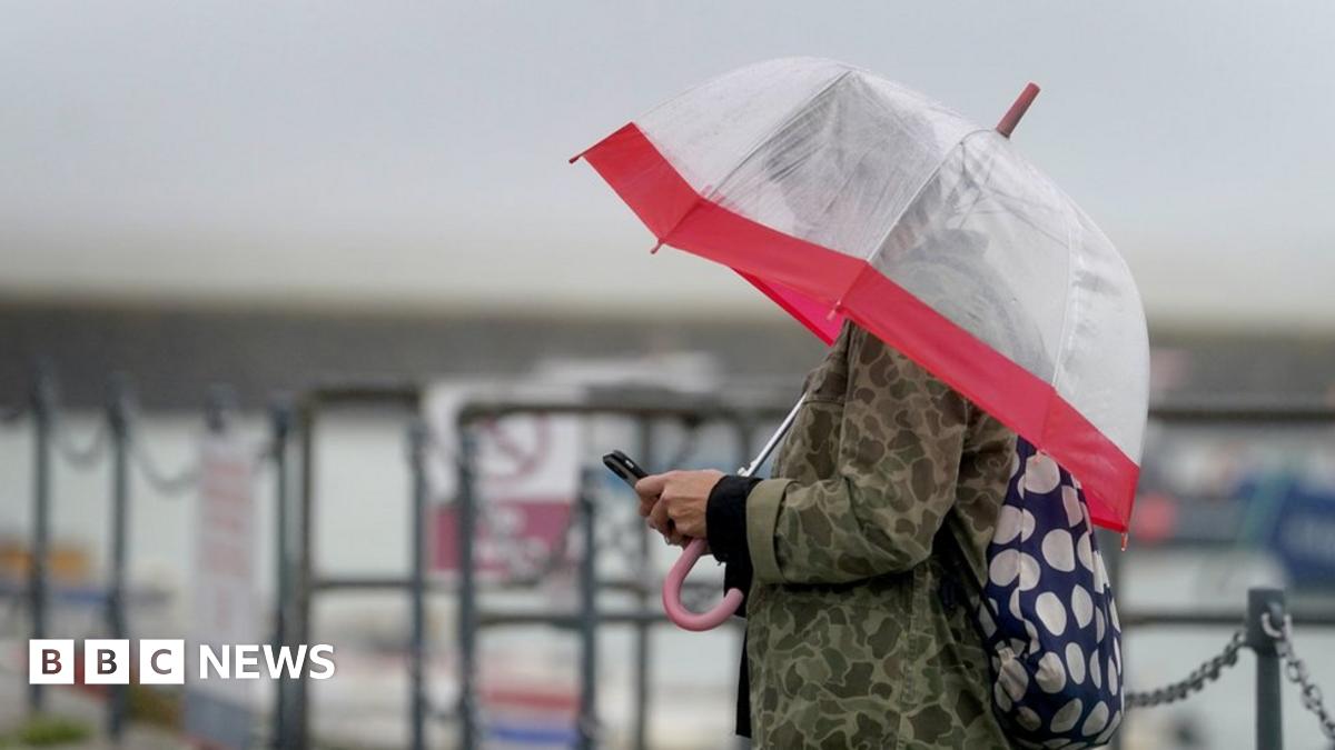 UK weather: When will it stop raining and the summer improve? - BBC News
