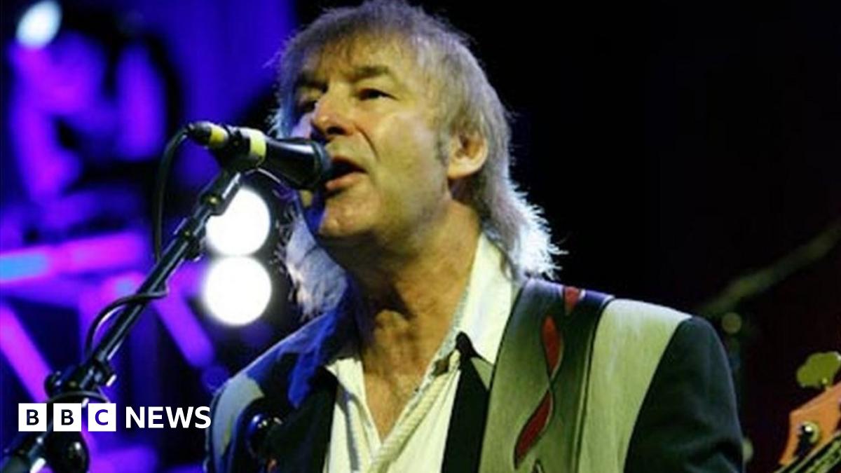 Mott the Hoople bassist Pete Overend Watts dies aged 69
