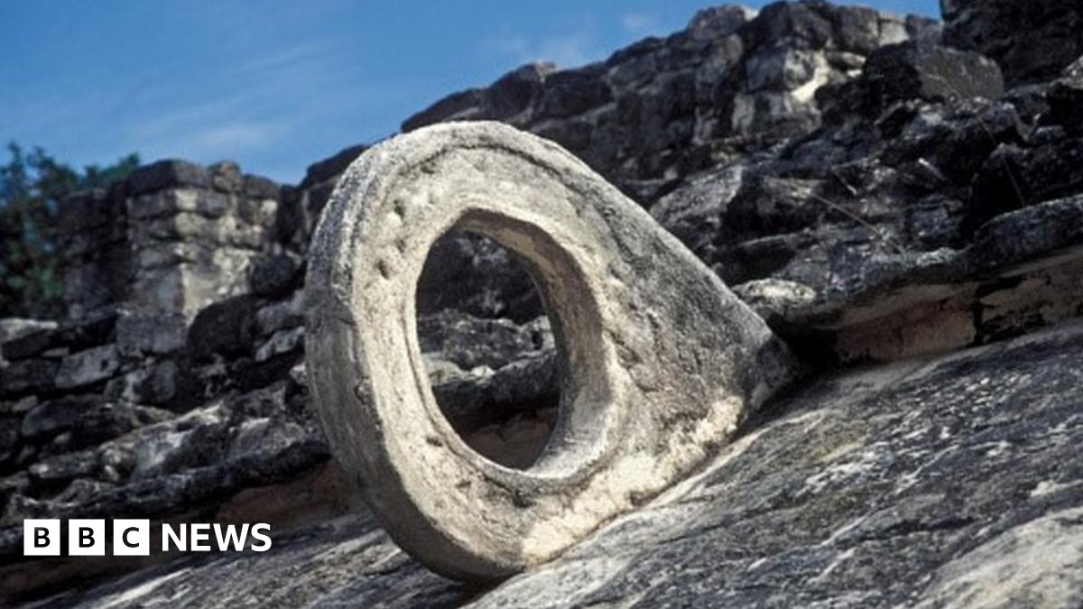 Mexico revives 3,000-year-old ancient ball game - BBC News