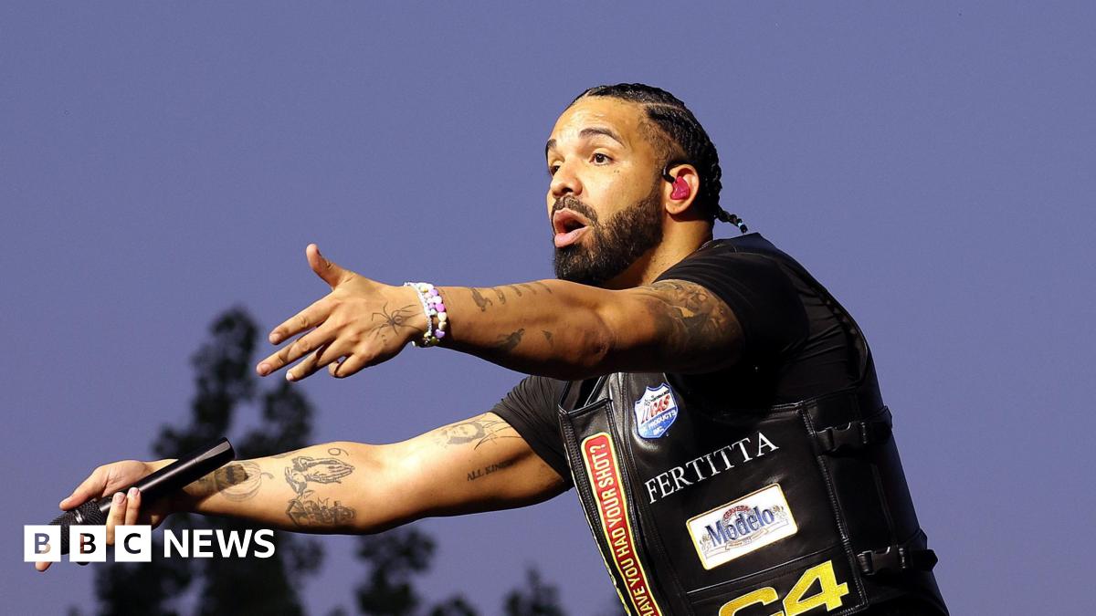 Drake cancels Manchester gig over 'travel issues'