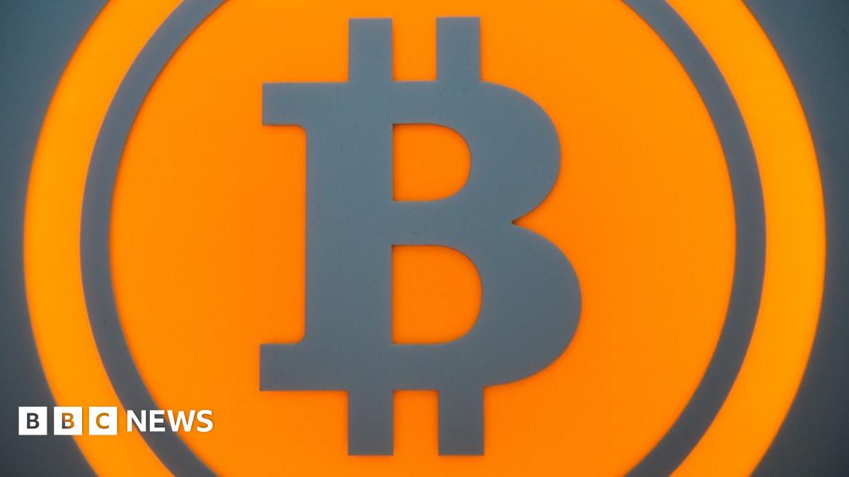 Bitcoin digital currency hits three-year high of $1,000 - BBC News