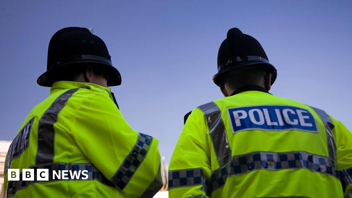 Police chiefs’ job cuts warning to ministers