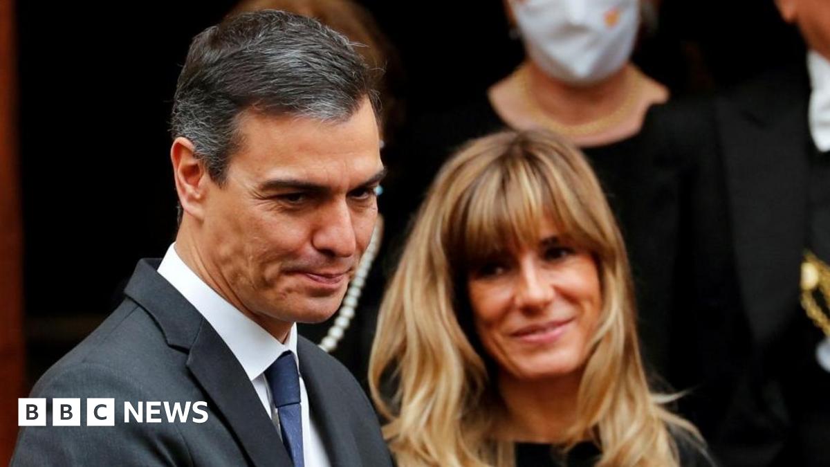 Spanish prosecutors ask judge to scrap case against Pedro Sánchez's