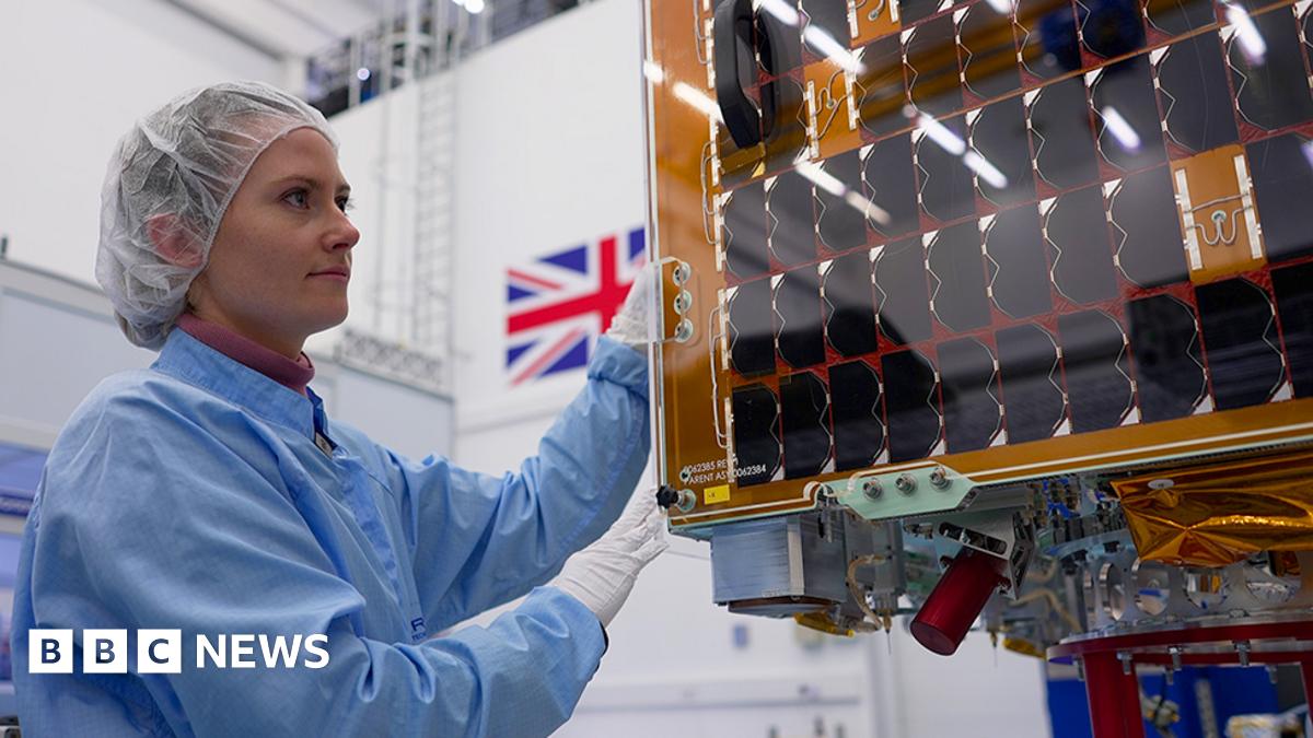 HotSat-1: Spacecraft to map UK's heat inefficient buildings - BBC News