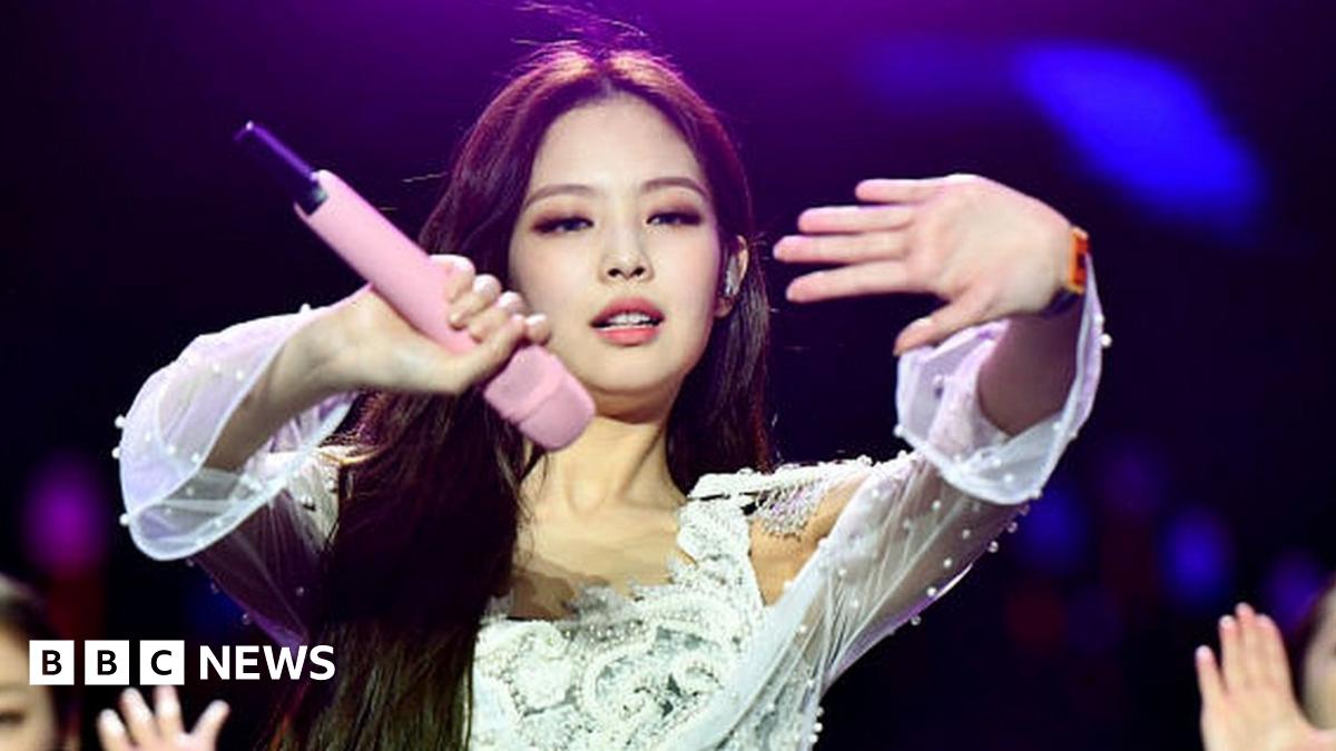 Police asked to investigate Blackpink photo leak - BBC News