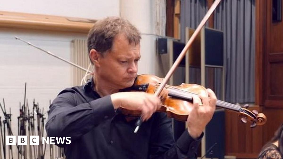 Violinist Stephen Morris