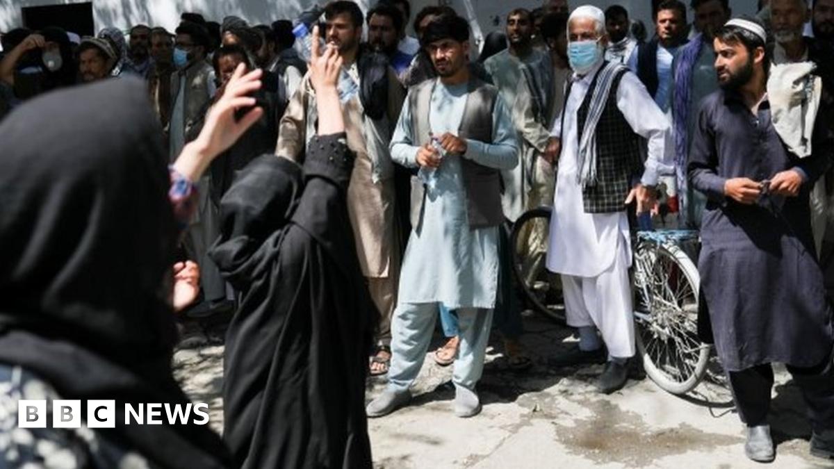 Afghanistan: Women beaten for demanding their rights