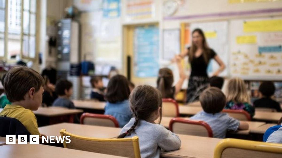 New teachers are quitting profession over fears of no work union