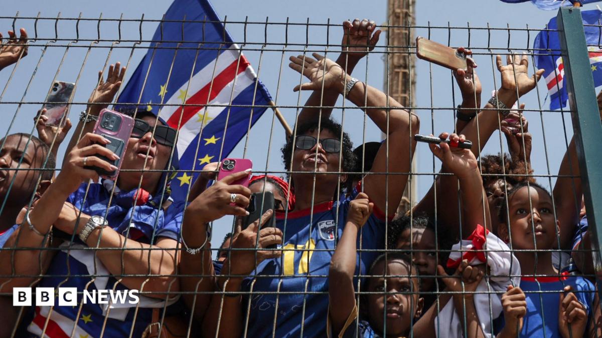 Thousand welcome home Cape Verde footballers after stunning World Cup run