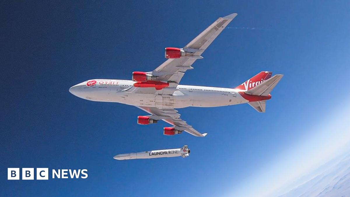 Sir Richard Branson: Virgin Orbit rocket fails on debut flight - BBC News