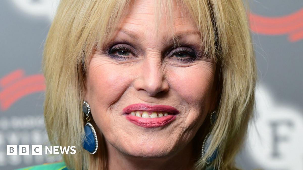 New Year Honours 2022: Lumley and Redgrave become dames - BBC News