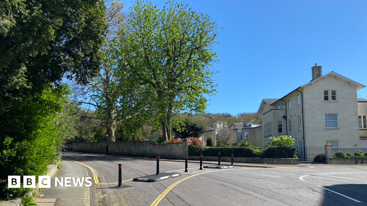 More roads in Bath to become liveable neighbourhoods - BBC News