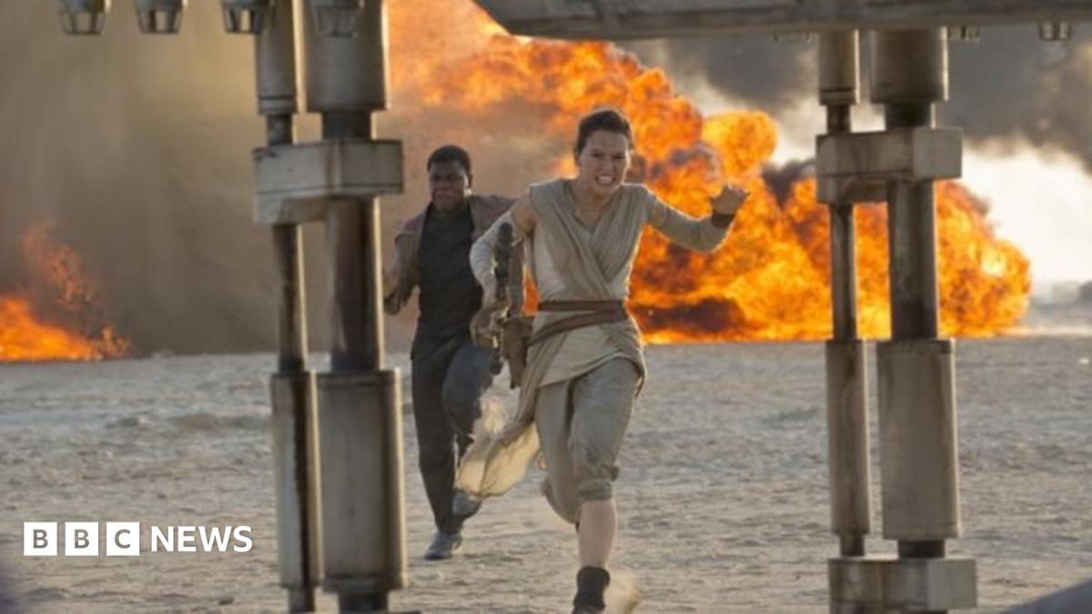 Star Wars force holds US box office - BBC News