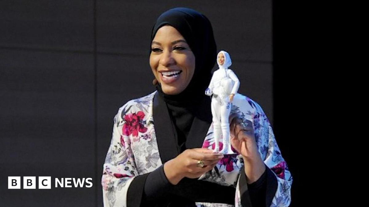 First hijab-wearing Barbie launched inspired by Olympic fencer - BBC News First hijab-wearing Barbie launched inspired by Olympic fencer - BBC News
