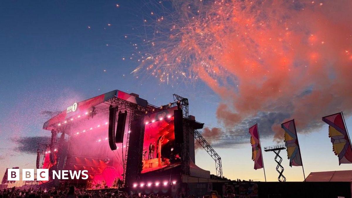 Big Weekend: Olivia Dean brings the curtain down with 'magic' set
