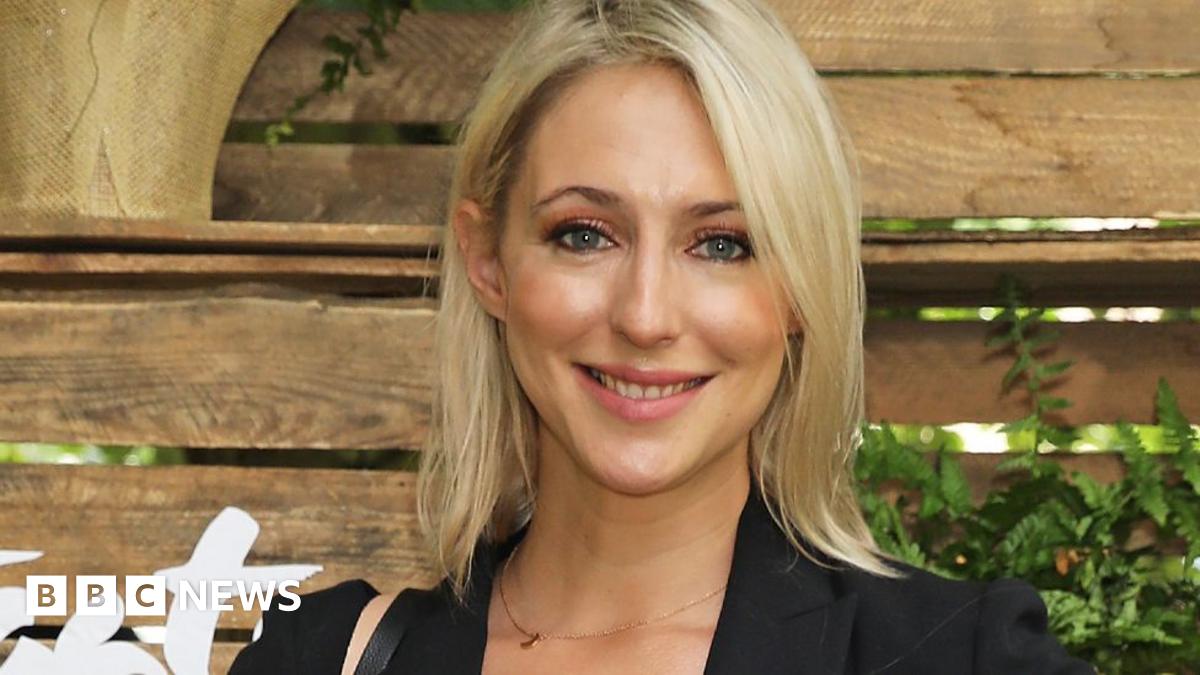 Ali Bastian: Former Hollyoaks star diagnosed with breast cancer - BBC News