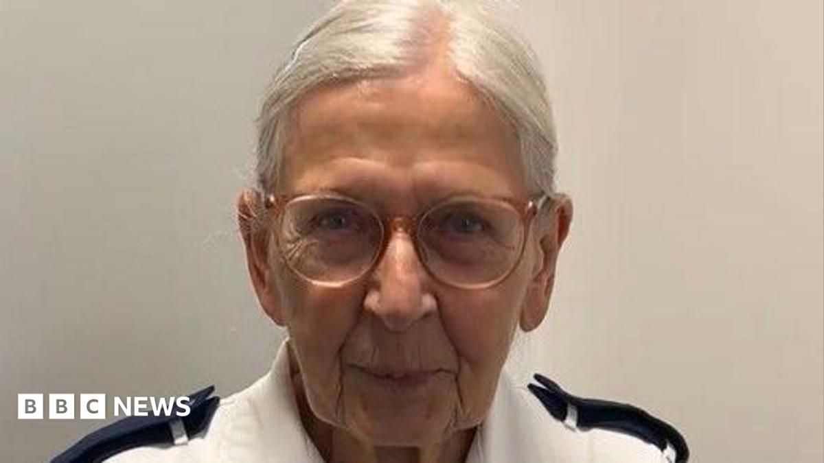 bbc.co.uk - Emma Petrie - Pilgrim Hospital nurse Iva Hills, 80, puts longevity down to positivity