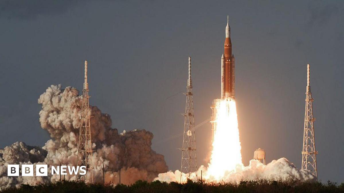 Artemis II crew 'safe, secure and in great spirits', Nasa says after spectacular Moon mission launch - watch and follow live thumbnail