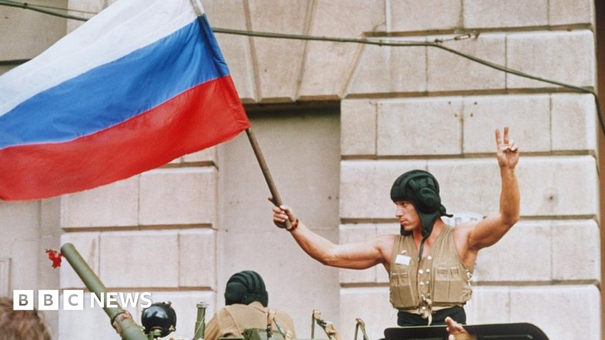 Russia: Fall and rise in 25 years - BBC News