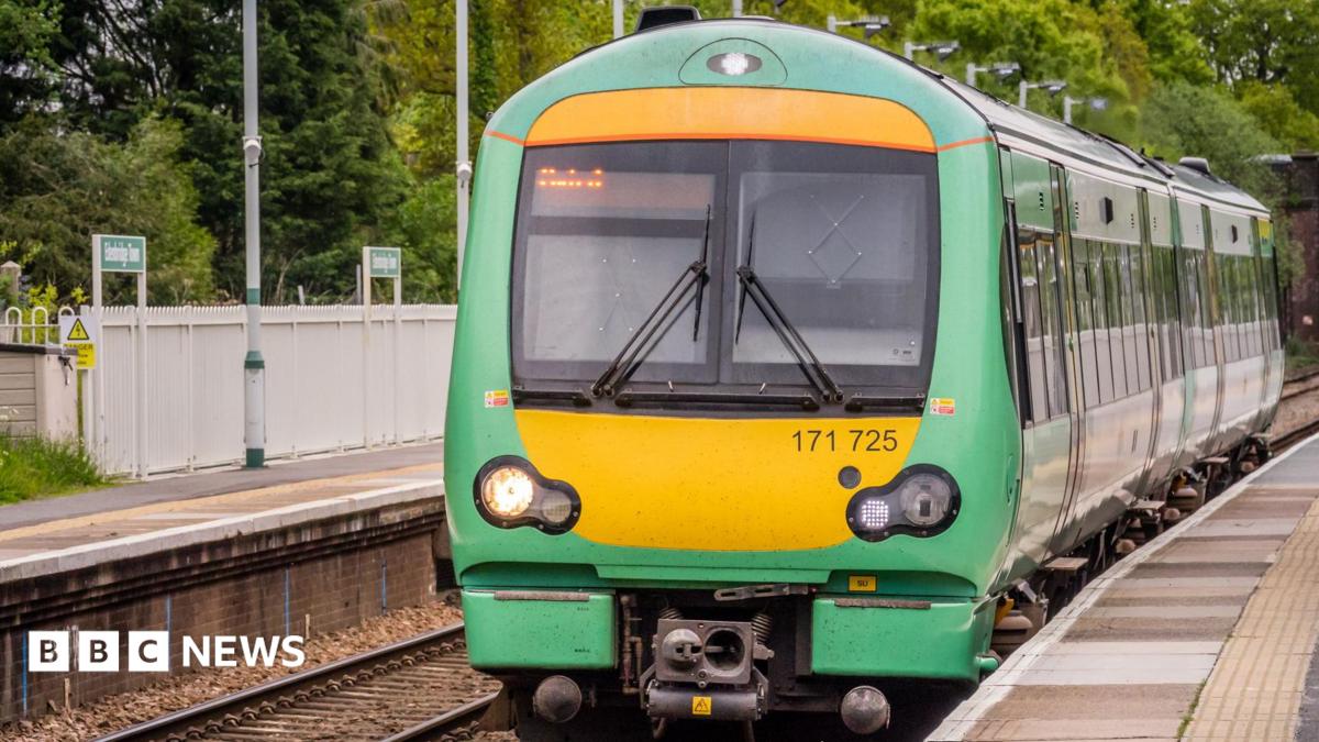 Trains running again after track defect between Oxted and Uckfield