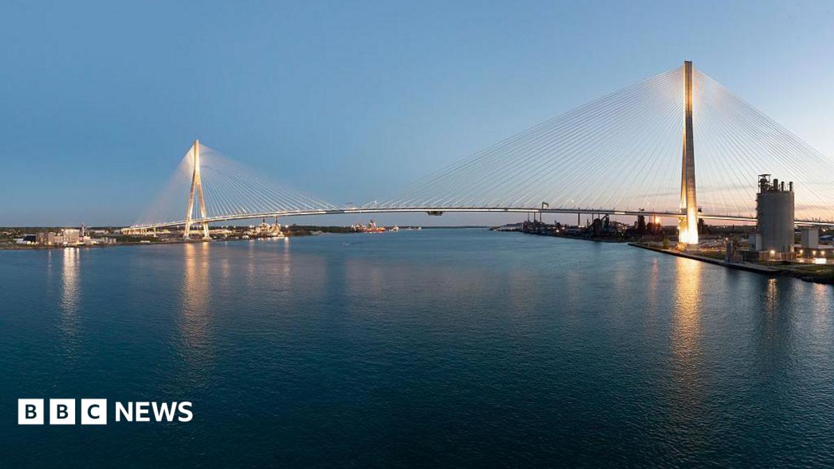 Opening of long awaited US-Canada bridge delayed again