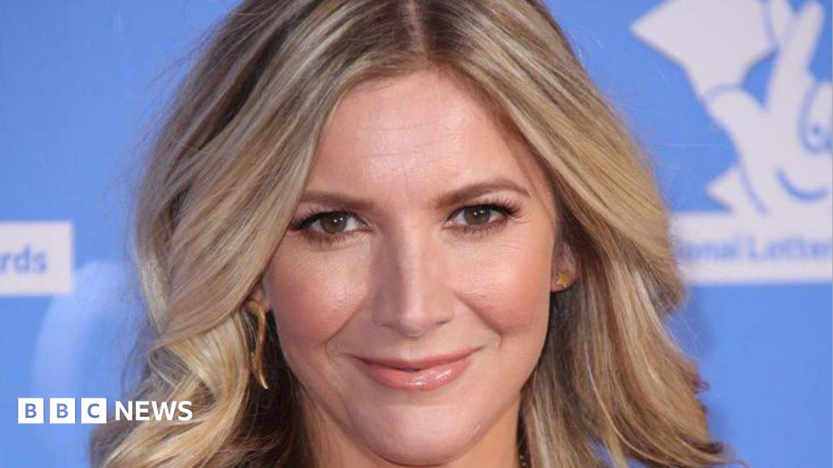 Lisa Faulkner declared 'all clear' after breast cancer surgery