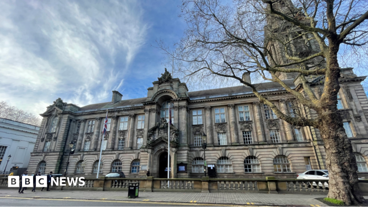 Climate group condemns Walsall Council for removing net zero pledge