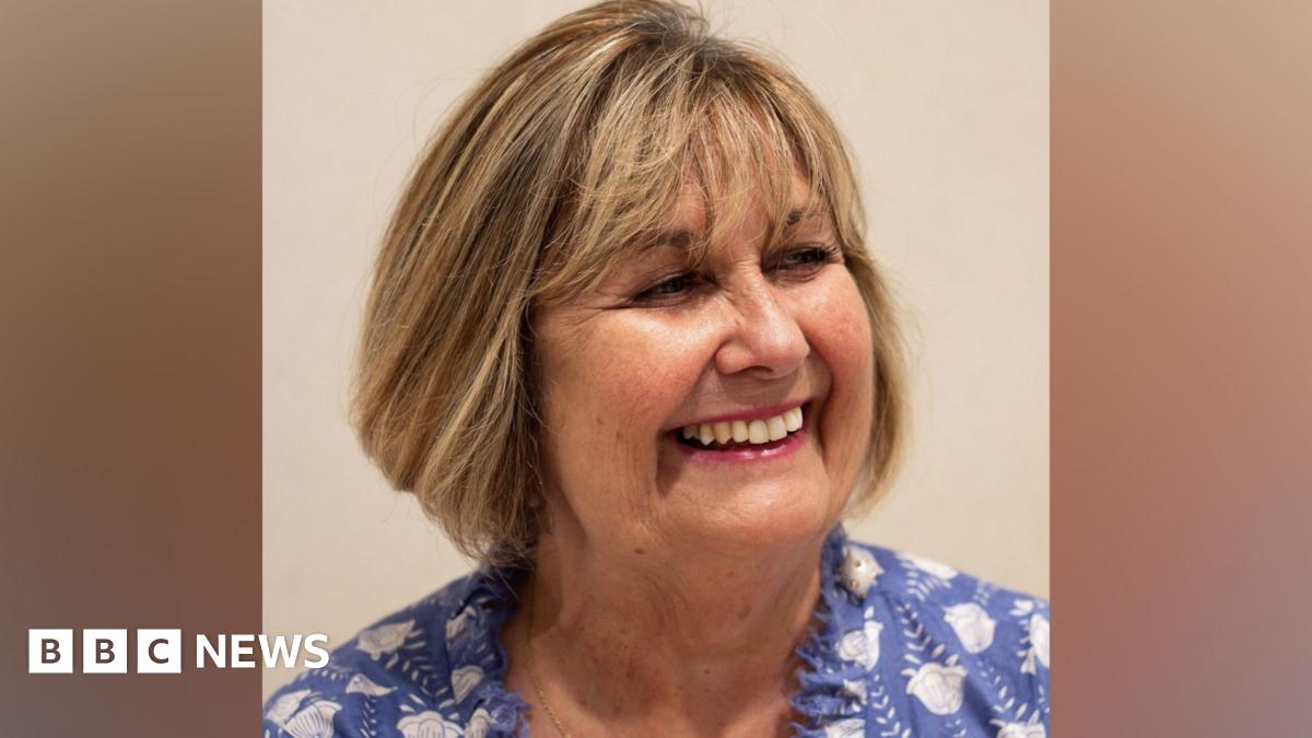 Opera singer welcomes double cochlear implant trial