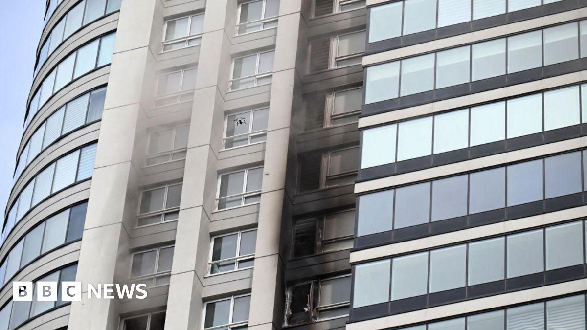 Dozens evacuated in Argentine skyscraper fire