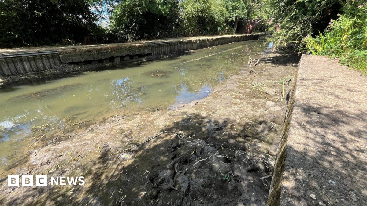 Parts of Grand Union Canal closed amid record dry spell