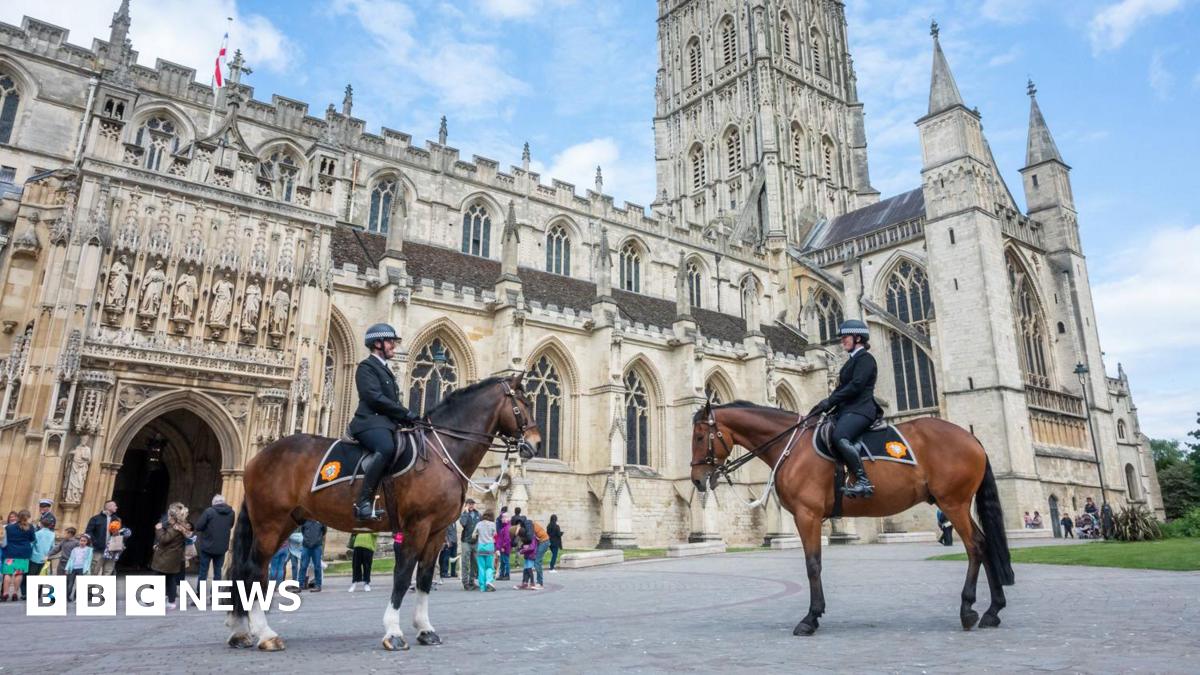 Gloucester Cathedral hosts thanksgiving for service animals