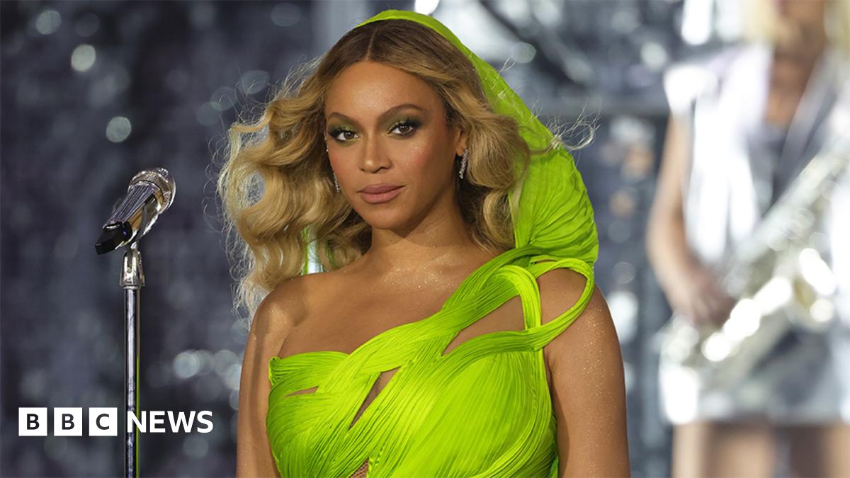Beyoncé: Meet the designer who made her sparkle on tour - BBC News
