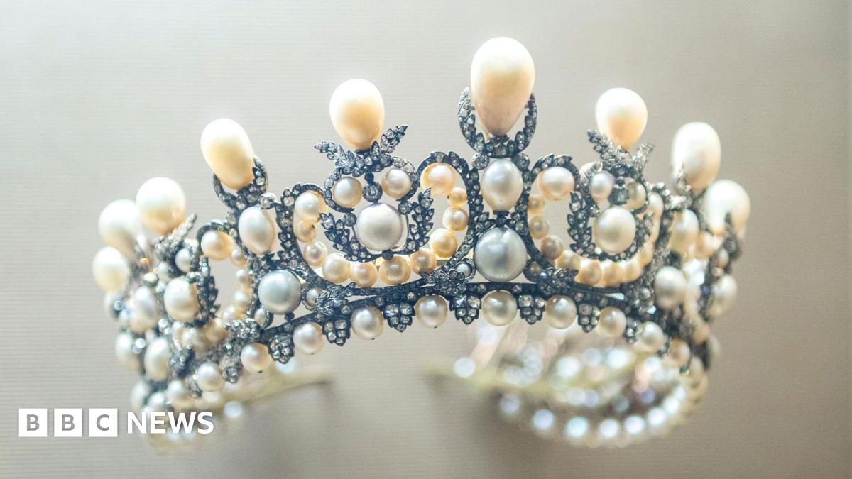 Everything we know about the Louvre jewellery heist