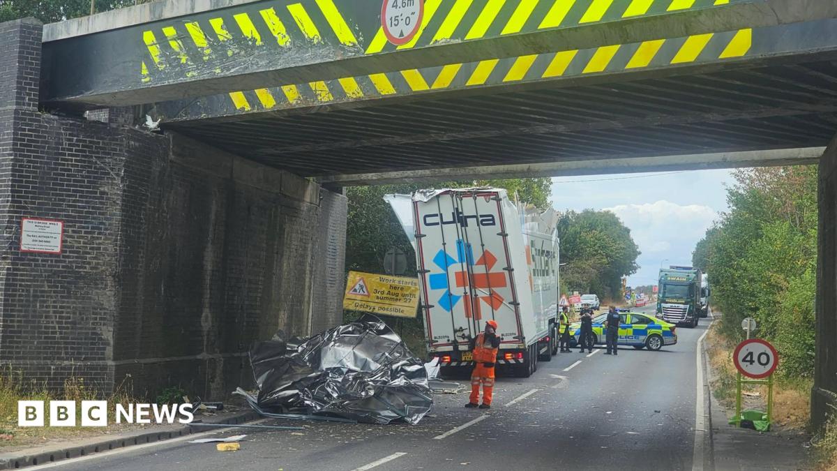 Hinckley railway bridge struck twice in two days