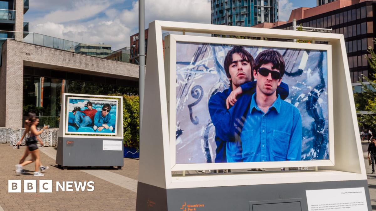 Oasis pics: 'The beauty and complexity of sibling relationships'