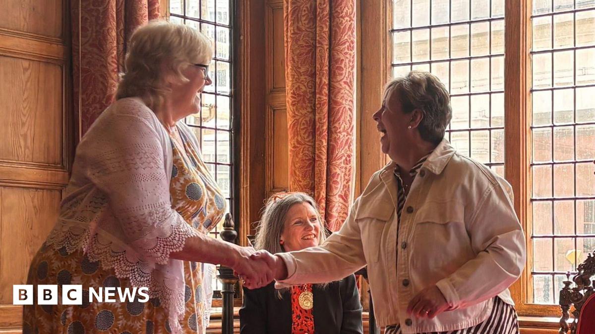 Guildford nurses throw dice in 300-year-old ceremony