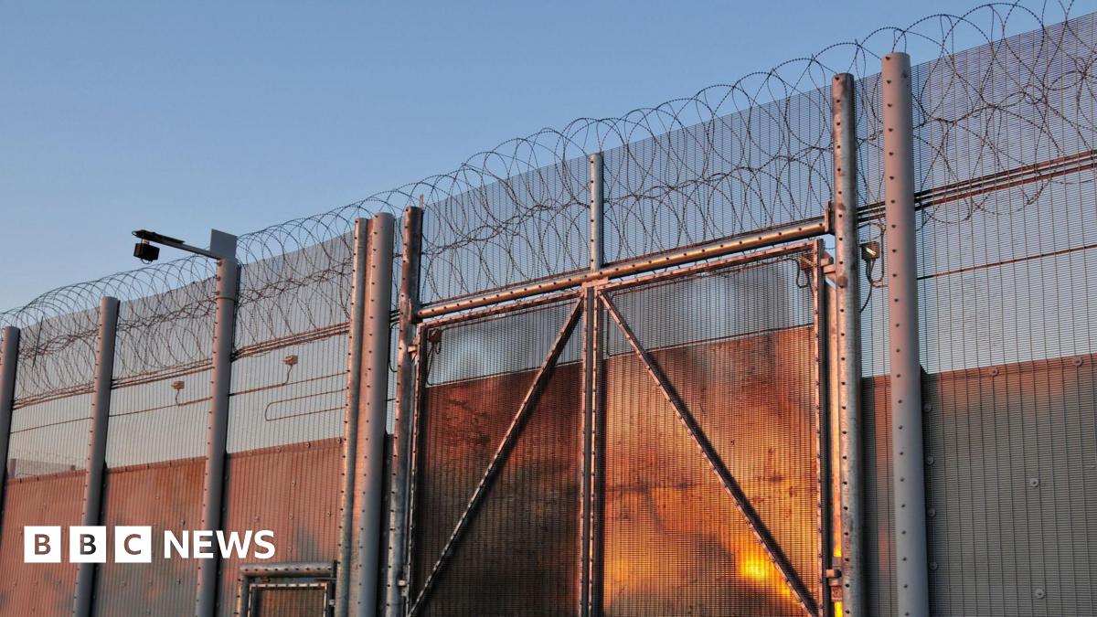 Foreign criminals to face deportation after sentencing under new plans