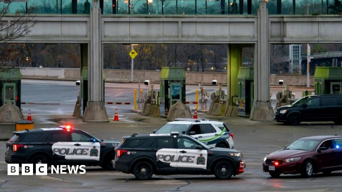 Rainbow Bridge: Police identify couple killed in US-Canada border crash ...