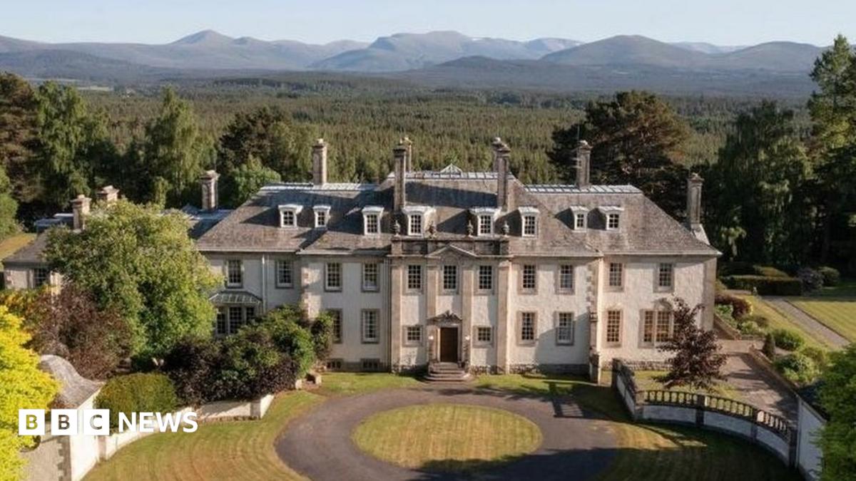 Bob Dylan puts Highland mansion retreat up for sale - BBC News