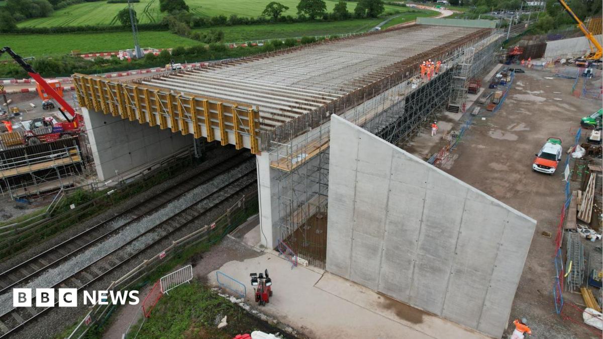 Beams Installed On New HS2 Rail Bridge Near Kenilworth BBC News beams-installed-on-new-hs2-rail-bridge-near-kenilworth-bbc-news