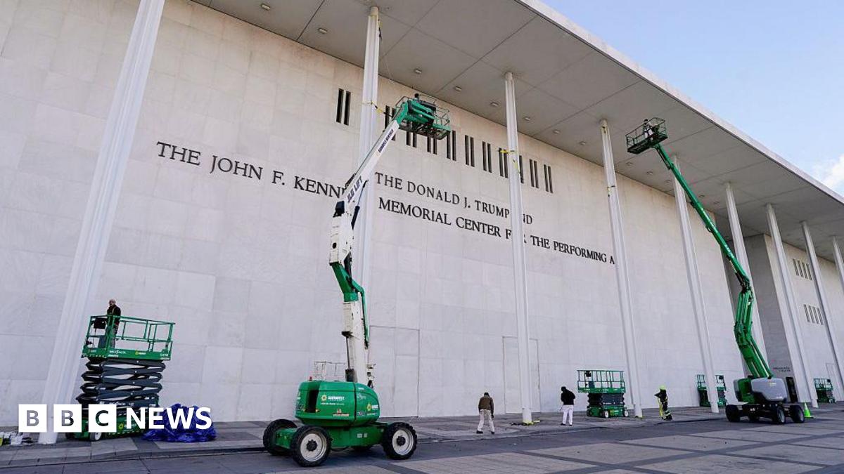 
                            Lawmaker sues to remove Trump's name from Kennedy Center