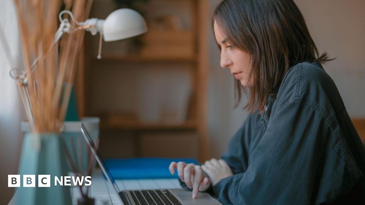 bbc.co.uk - Jemma Crew - M&S launches new traineeship for 1,000 young people